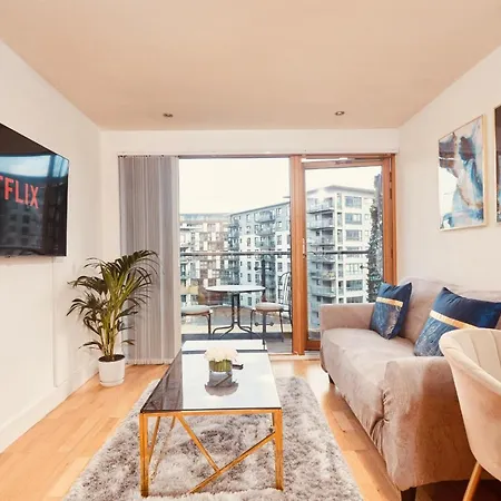 Deluxe Apt, Riverside Canal View&free Parking