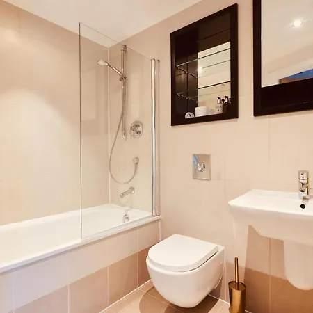 Deluxe Apt, Riverside Canal View&free Parking * Leeds (West Yorkshire)