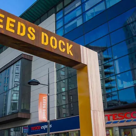 Deluxe Apt, Riverside Canal View&free Parking * Leeds (West Yorkshire)