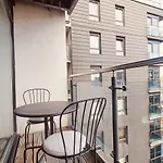 Deluxe Apt, Riverside Canal View&free Parking