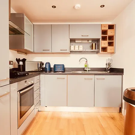 Deluxe Apt, Riverside Canal View&free Parking 3* リーズ