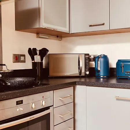 ホテル Deluxe Apt, Riverside Canal View&free Parking