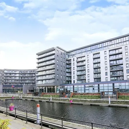 Deluxe Apt, Riverside Canal View&free Parking 3*