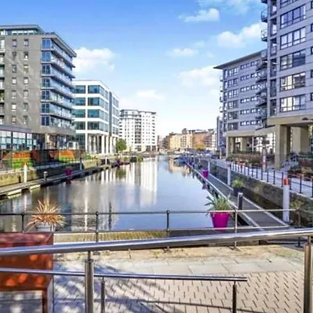 Deluxe Apt, Riverside Canal View&free Parking Leeds