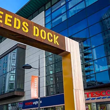 Deluxe Apt, Riverside Canal View&free Parking 3* Leeds