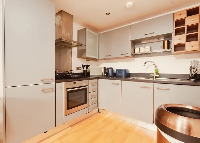 Deluxe Apt, Riverside Canal View&free Parking リーズ