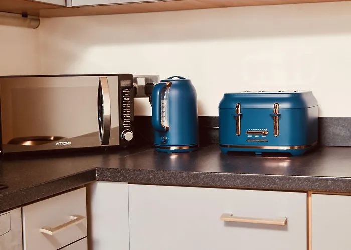 Deluxe Apt, Riverside Canal View&free Parking 3*