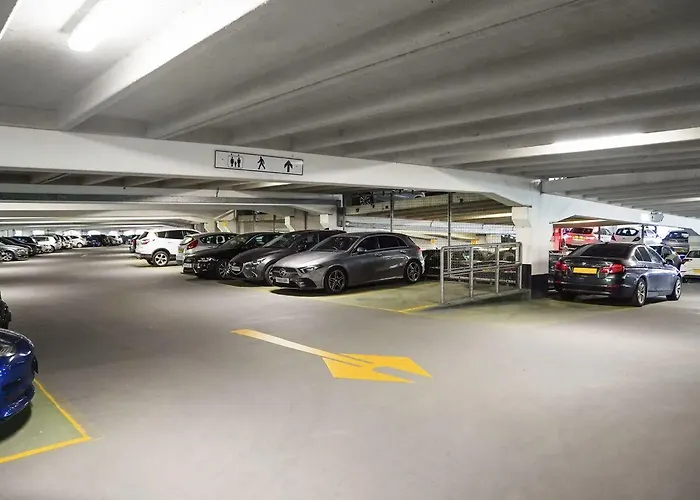 Deluxe Apt, Riverside Canal View&free Parking