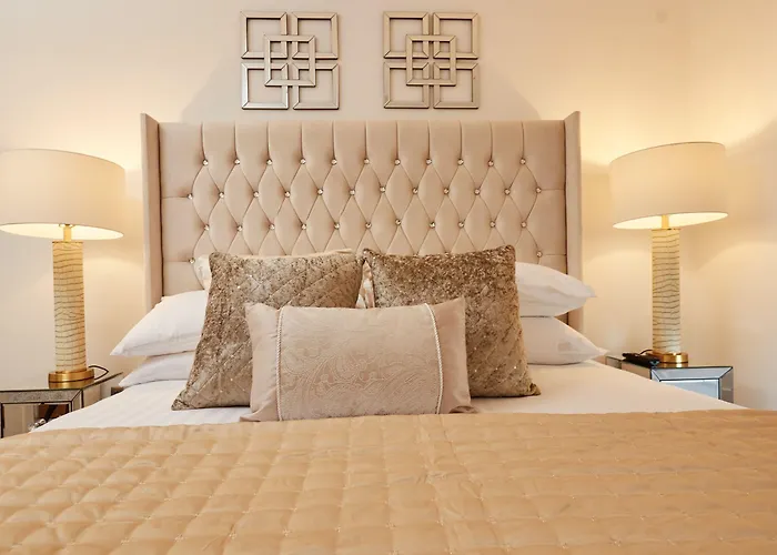 ホテル Deluxe Apt, Riverside Canal View&free Parking 3*