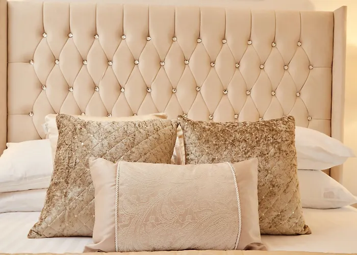 ホテル Deluxe Apt, Riverside Canal View&free Parking 3*