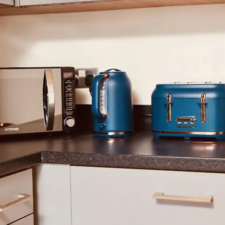 Deluxe Apt, Riverside Canal View&free Parking 3*