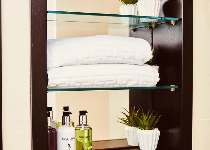 Deluxe Apt, Riverside Canal View&free Parking Leeds (West Yorkshire)