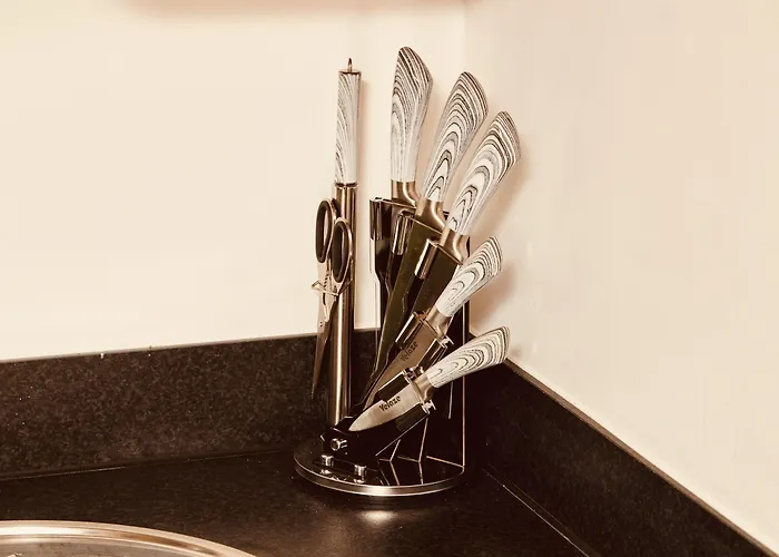 Deluxe Apt, Riverside Canal View&free Parking 3*